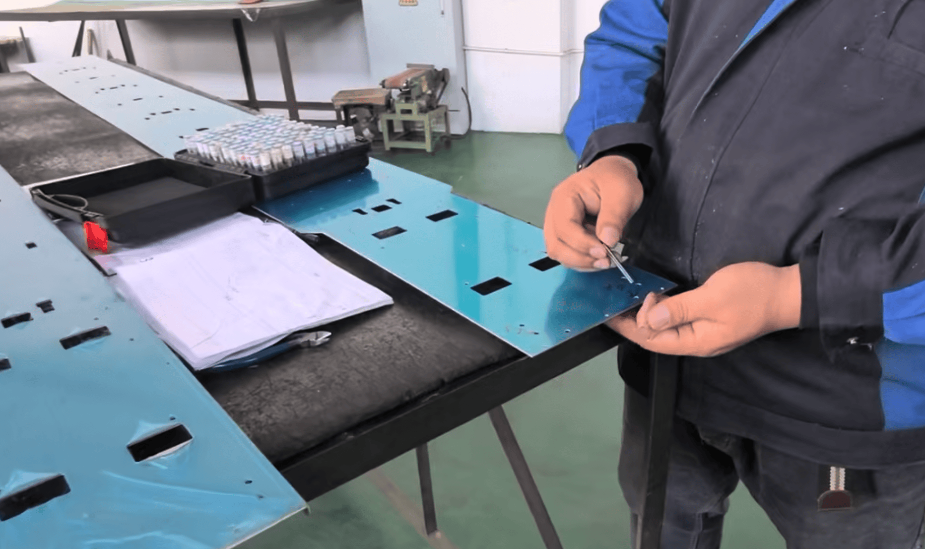 Finished sheet metal panel photo thumbnail