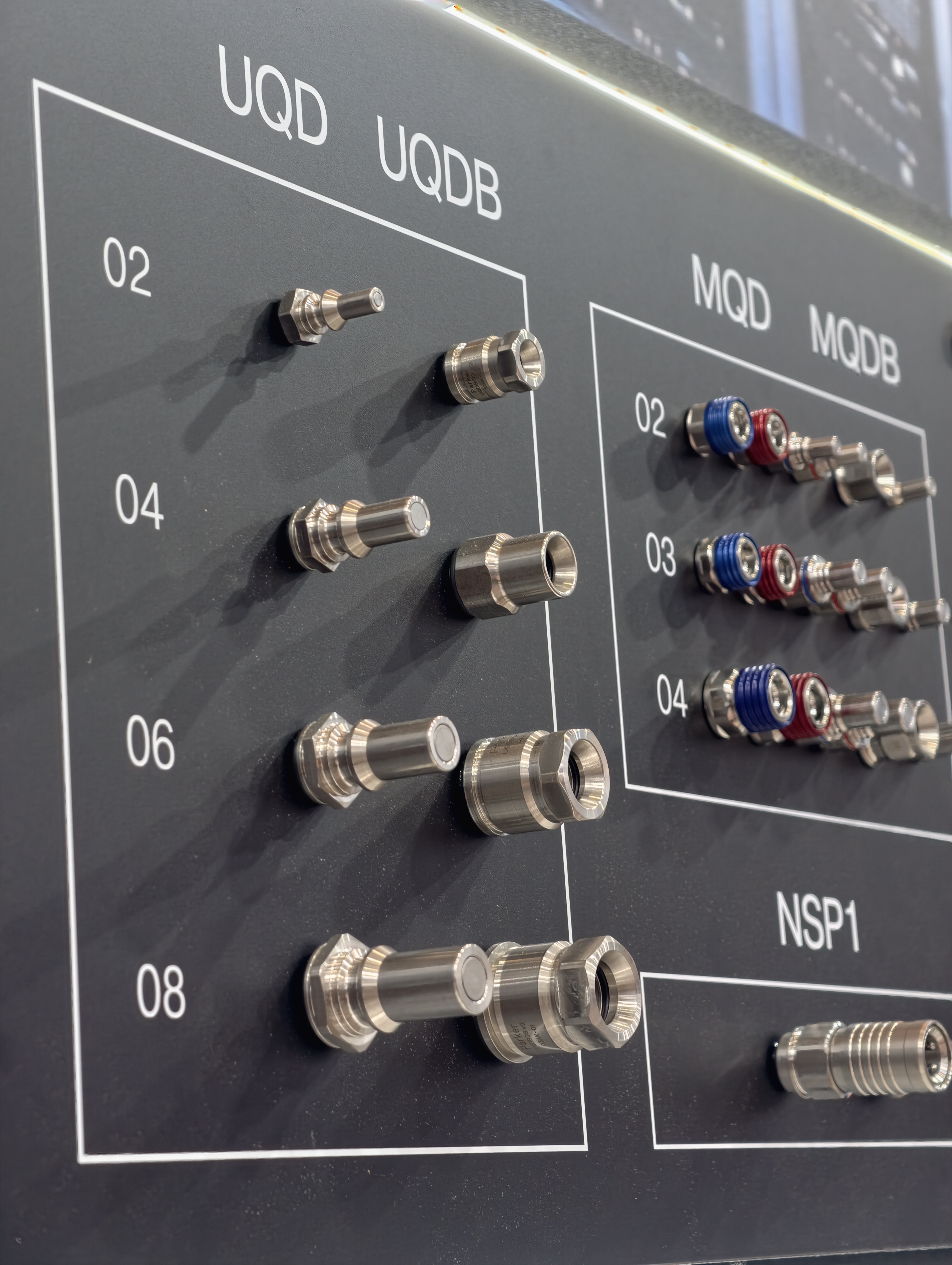Connectors for cold plate liquid cooling applications.